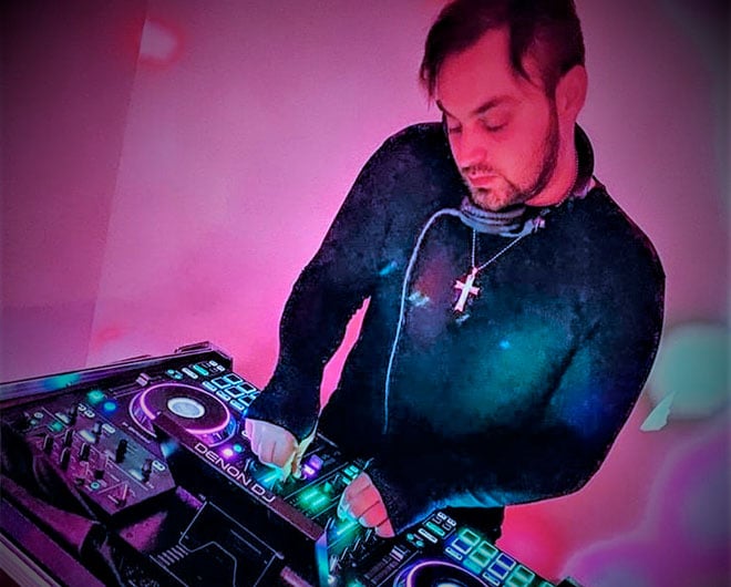 Arkadiusz Van Born Brings Us A Dancefloor-Ready Sound On "My Radio" Arkadiusz Van Born