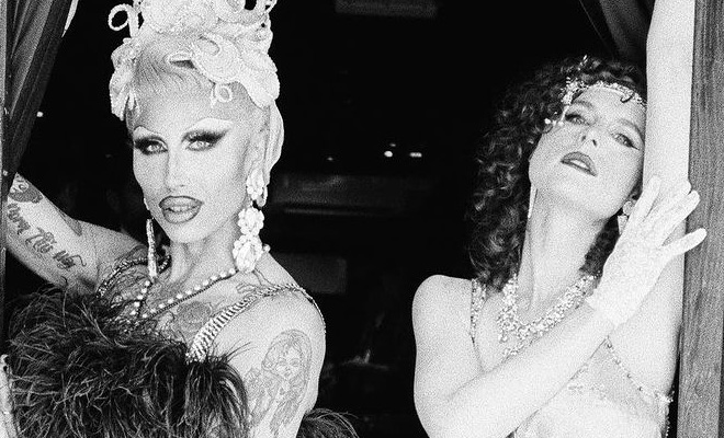 how to dress for a 1920s party