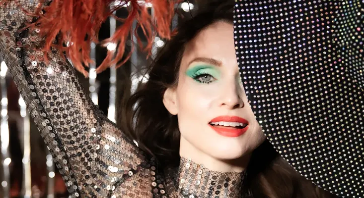 Murder On The Dancefloor Singer