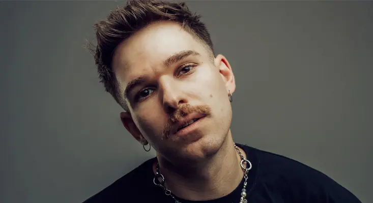 Ely Oaks, Austrian-born and Berlin-based music artist, producer of Taylor Swift's Opalite official remix 2026.