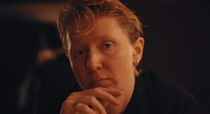 Sarah Nimmo performing in her official music video for the independent solo single I Still Miss You.